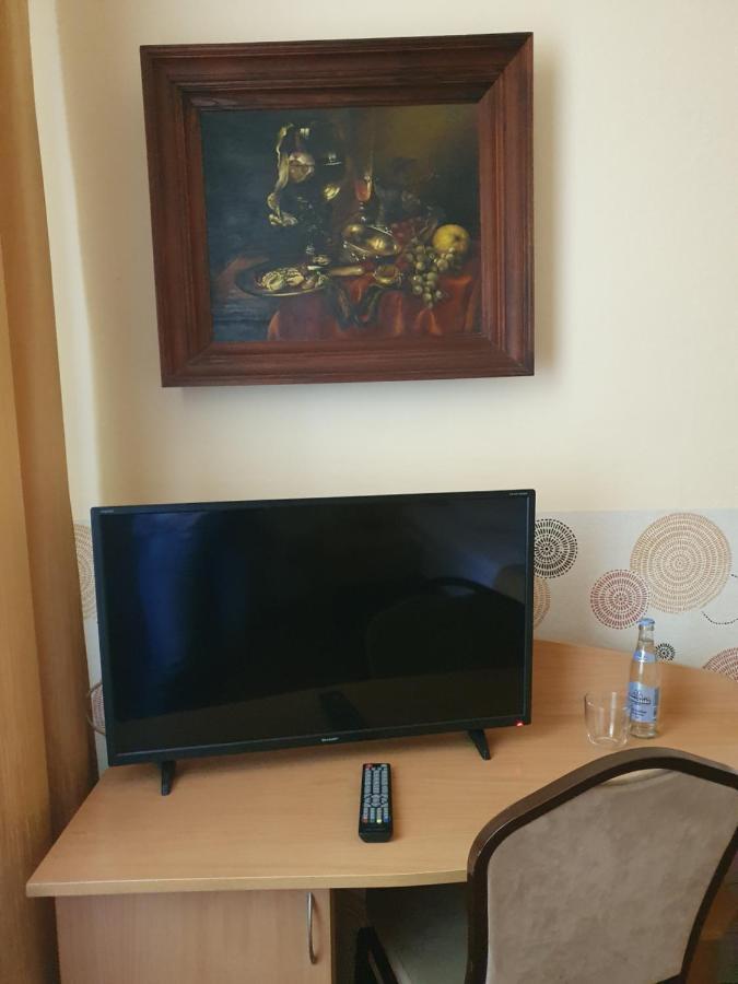 Hotel Iskra Rzeszow Luaran gambar