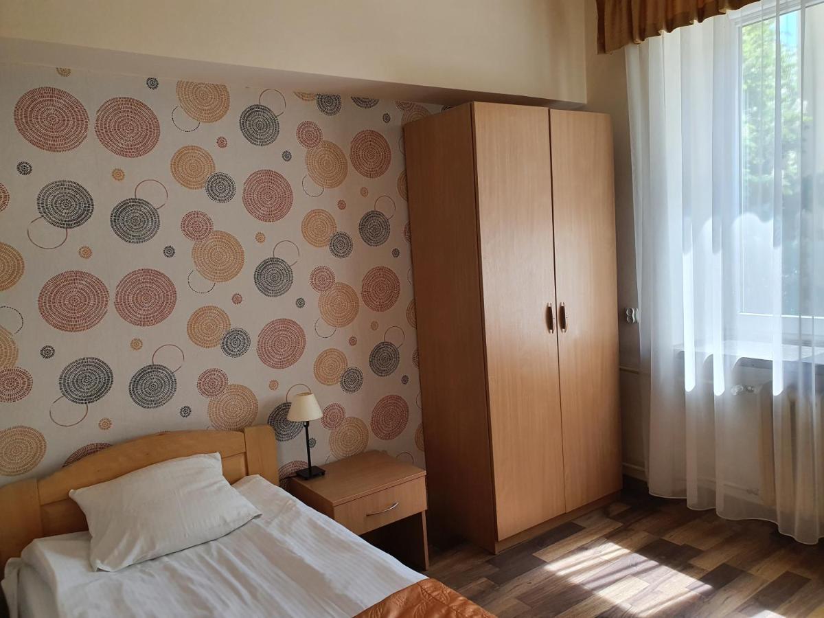 Hotel Iskra Rzeszow Luaran gambar