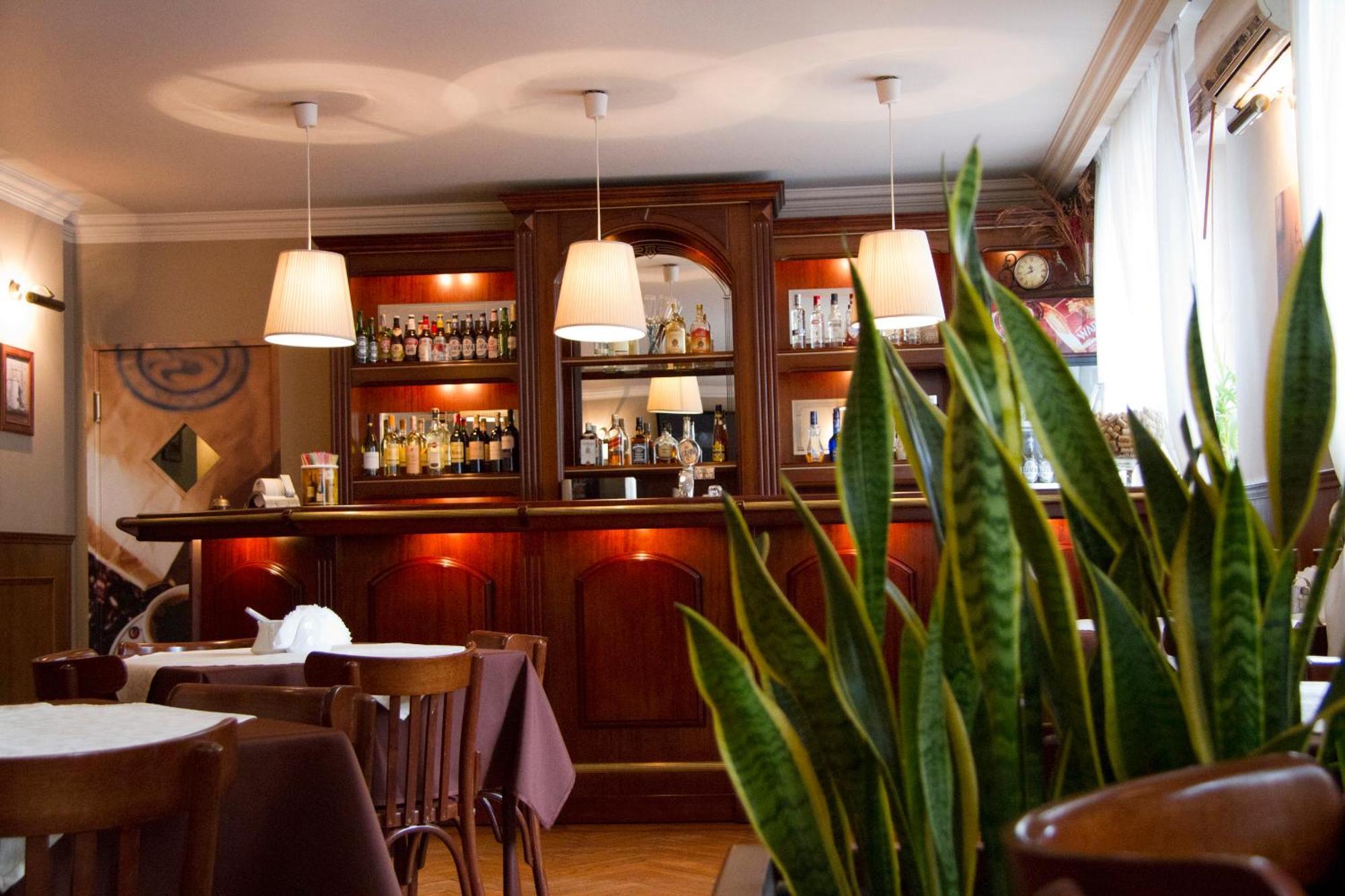 Hotel Iskra Rzeszow Luaran gambar