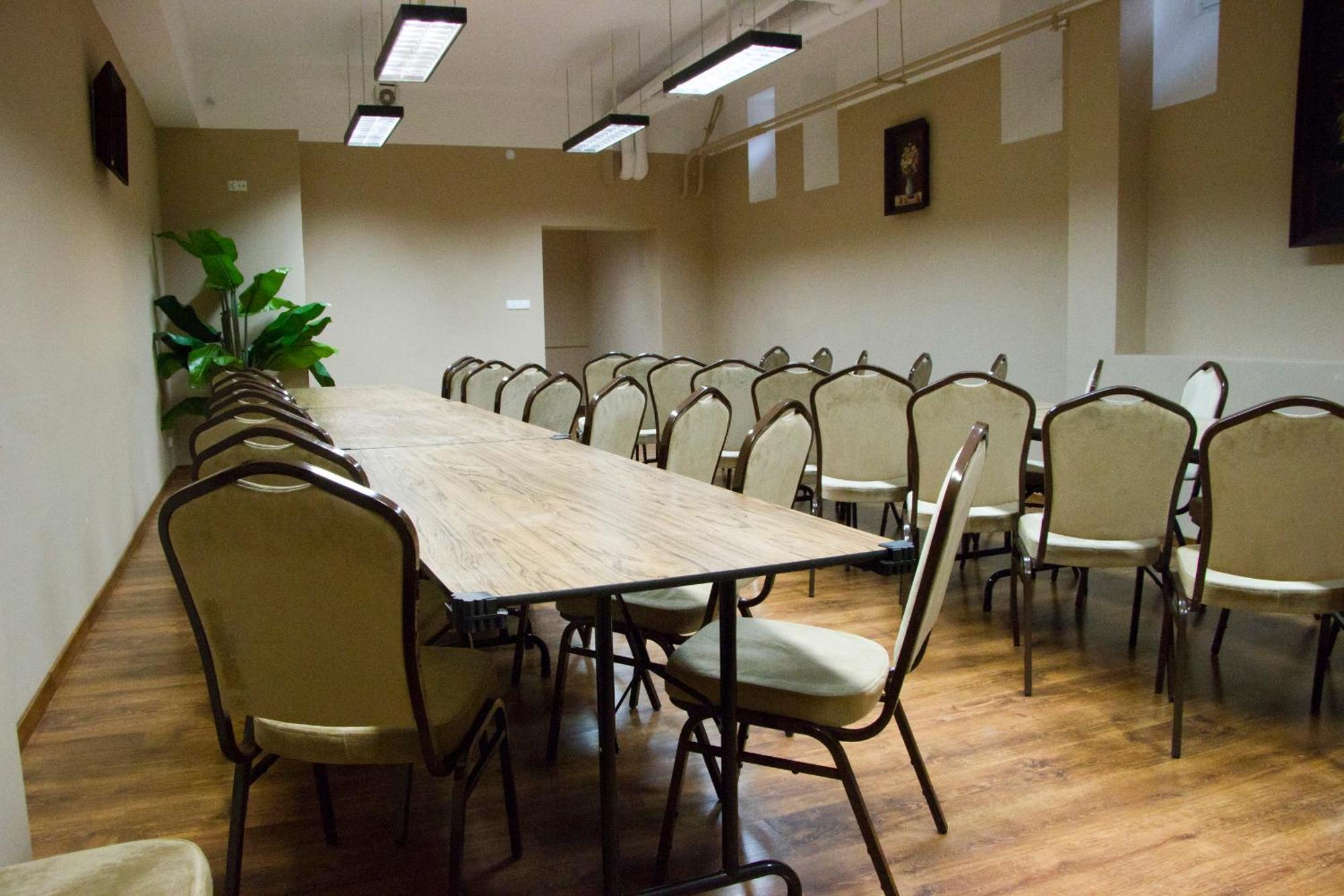 Hotel Iskra Rzeszow Luaran gambar