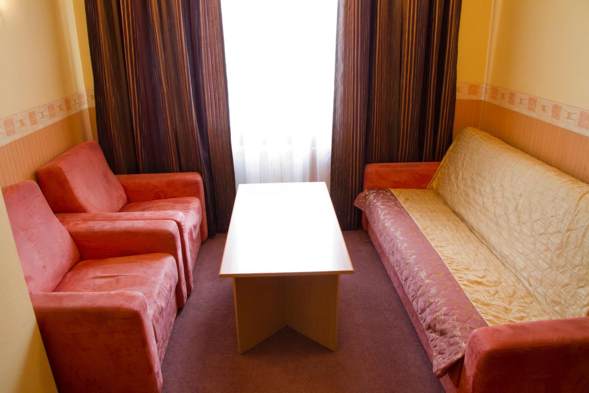 Hotel Iskra Rzeszow Luaran gambar