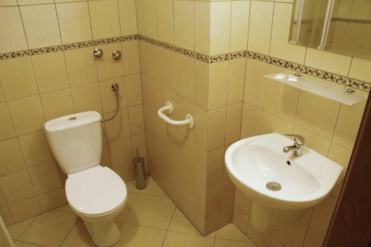 Hotel Iskra Rzeszow Luaran gambar