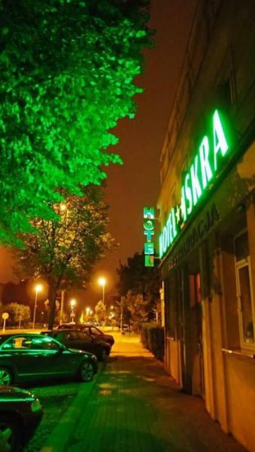 Hotel Iskra Rzeszow Luaran gambar