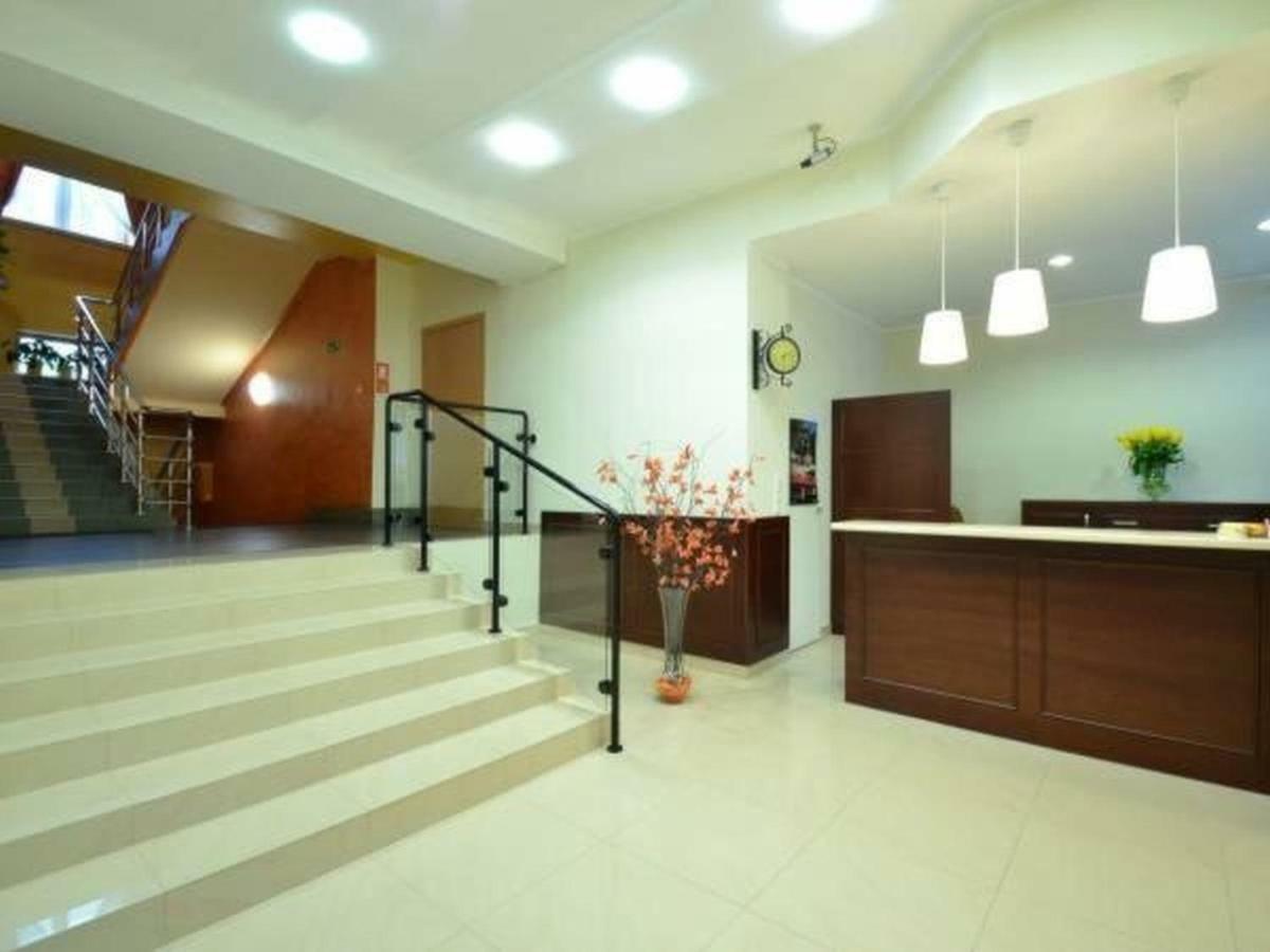 Hotel Iskra Rzeszow Luaran gambar